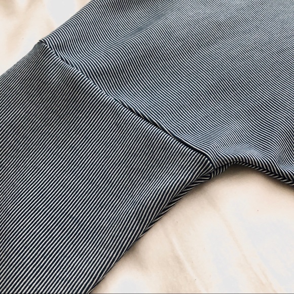 ❌ Tahari Stripped Short Sleeve Oversized Top - Picture 4 of 11